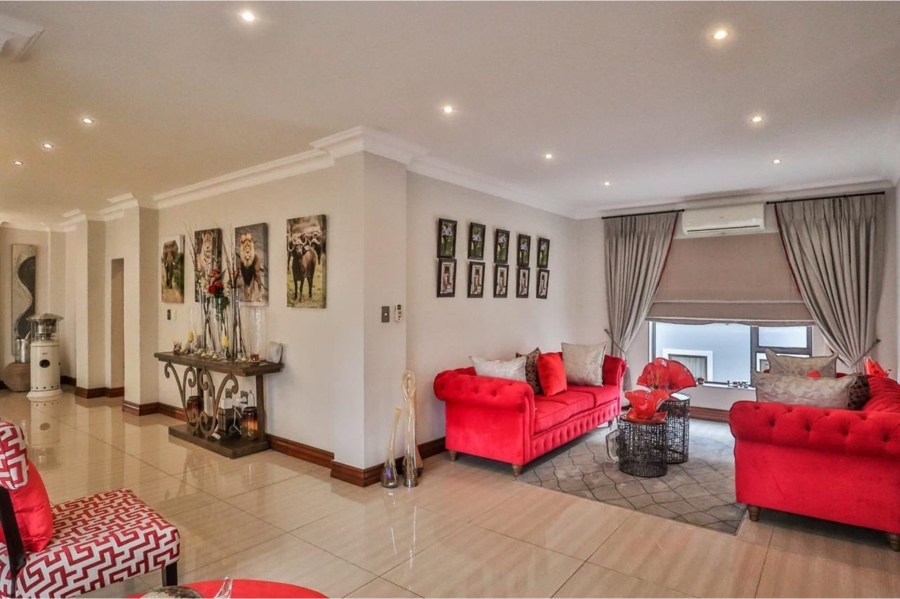 6 Bedroom Property for Sale in Birdwood Estate North West